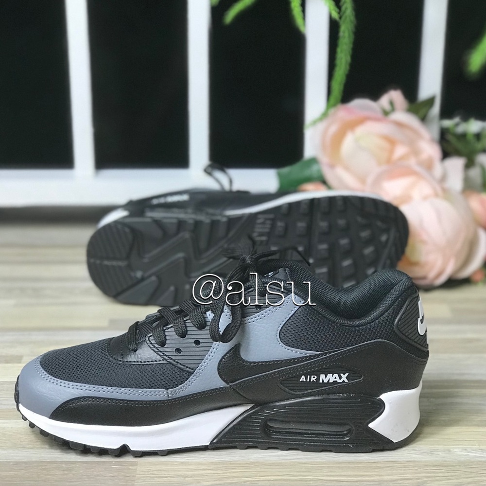 NWT Nike Air Max 90 Black WMNS - Picture 4 of 8